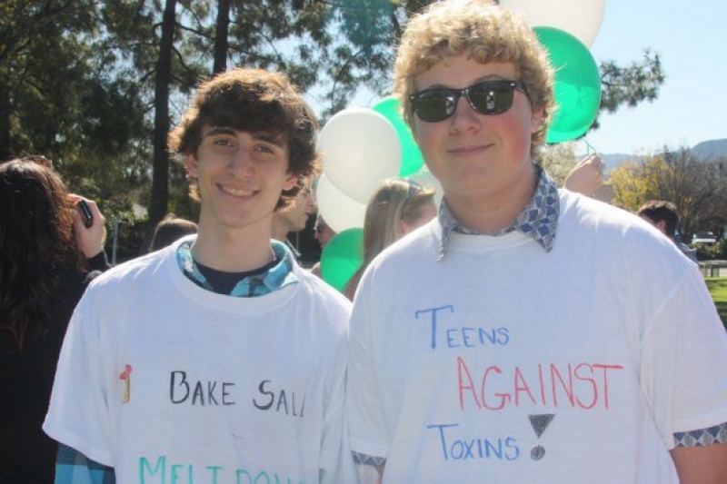 Claudio Banks and Ryan Moorman, Teens Against Toxins at "Bakesale for Boeing" Teens-Against-Toxins-13