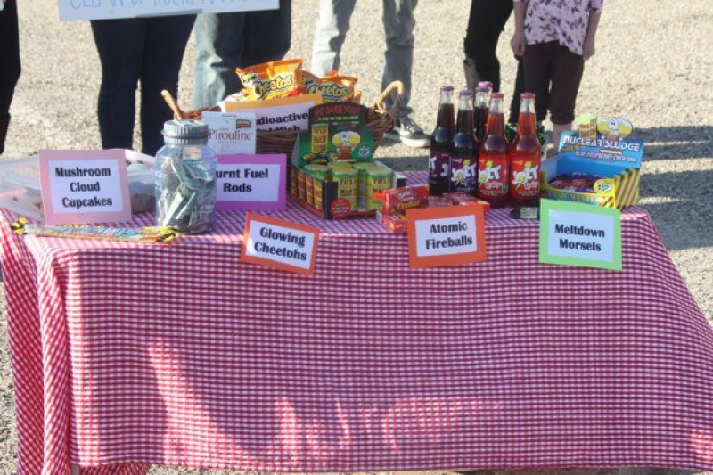 Teens Against Toxins at "Bakesale for Boeing" Teens-Against-Toxins-17